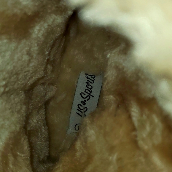 US Sports Booties with Button/Loop Closure & Faux Fur - Picture 8 of 8